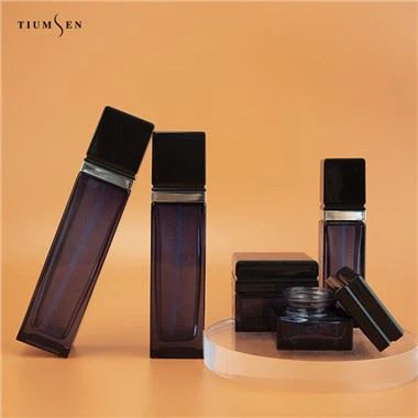 Mat črne kozmetične posodice