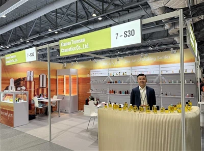 Vabljeni — živimo v Hong Kongu